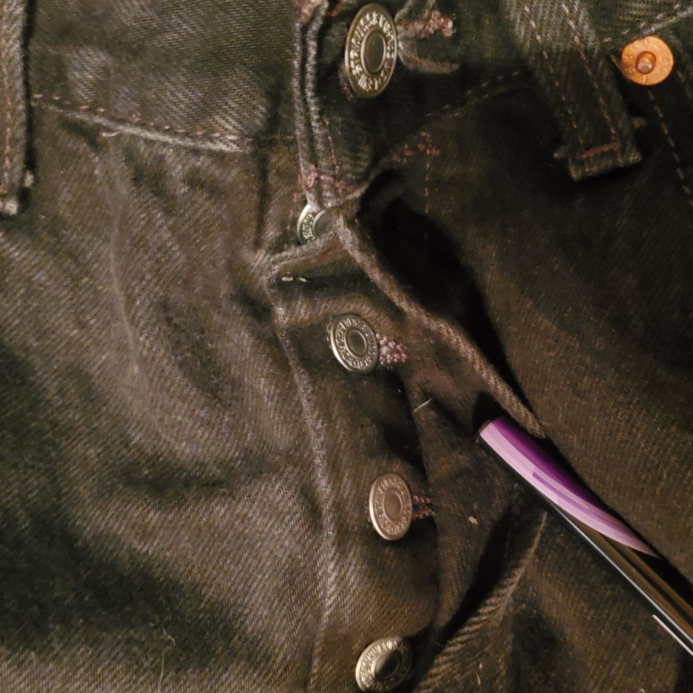 Levis - Picture 2 of 5